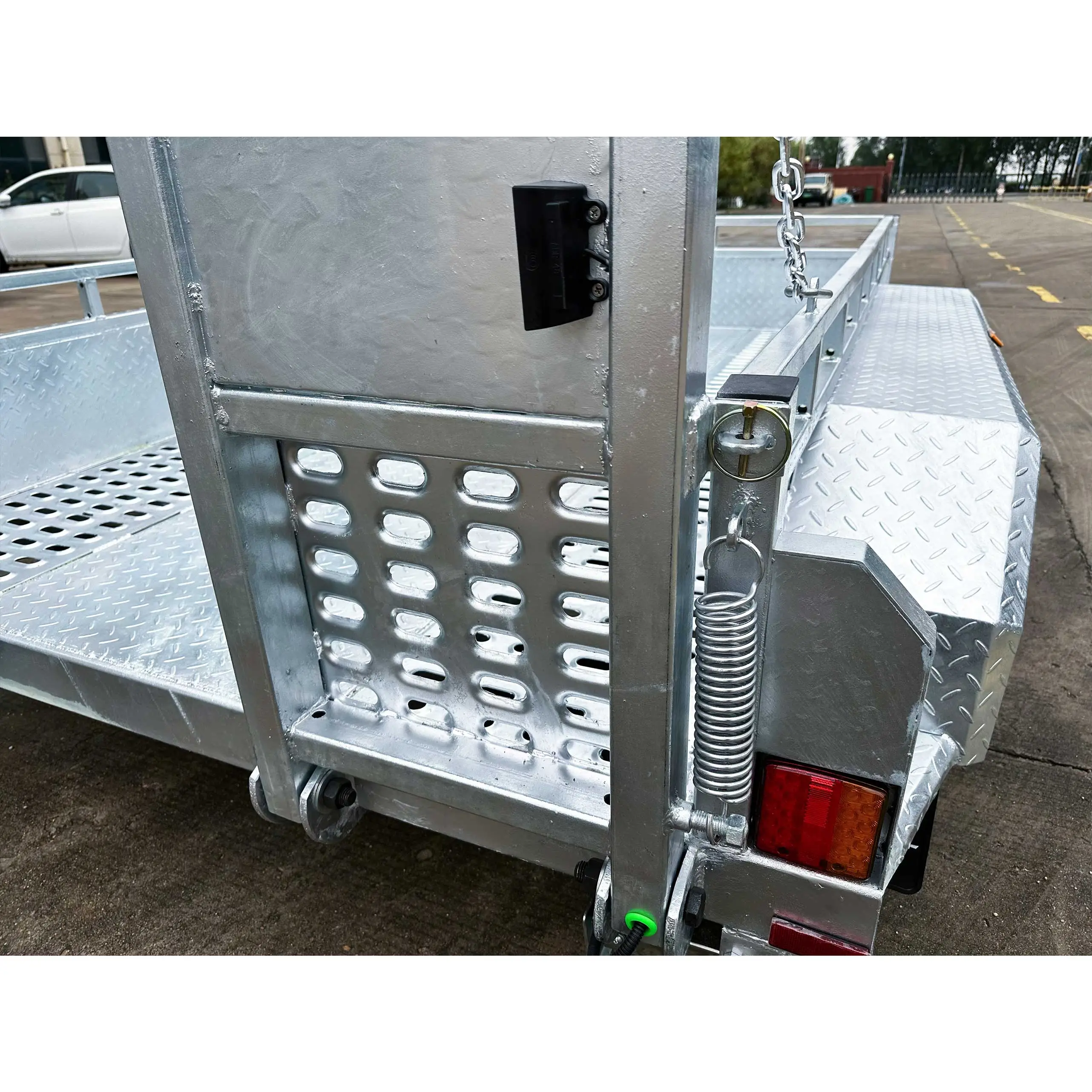 Scissor-type lift trailer 9*5FT ATM3400kg